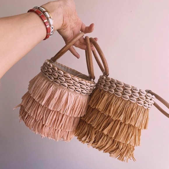 Poolside Hula Hut Fringed Bucket Bag - Picture 5 of 9